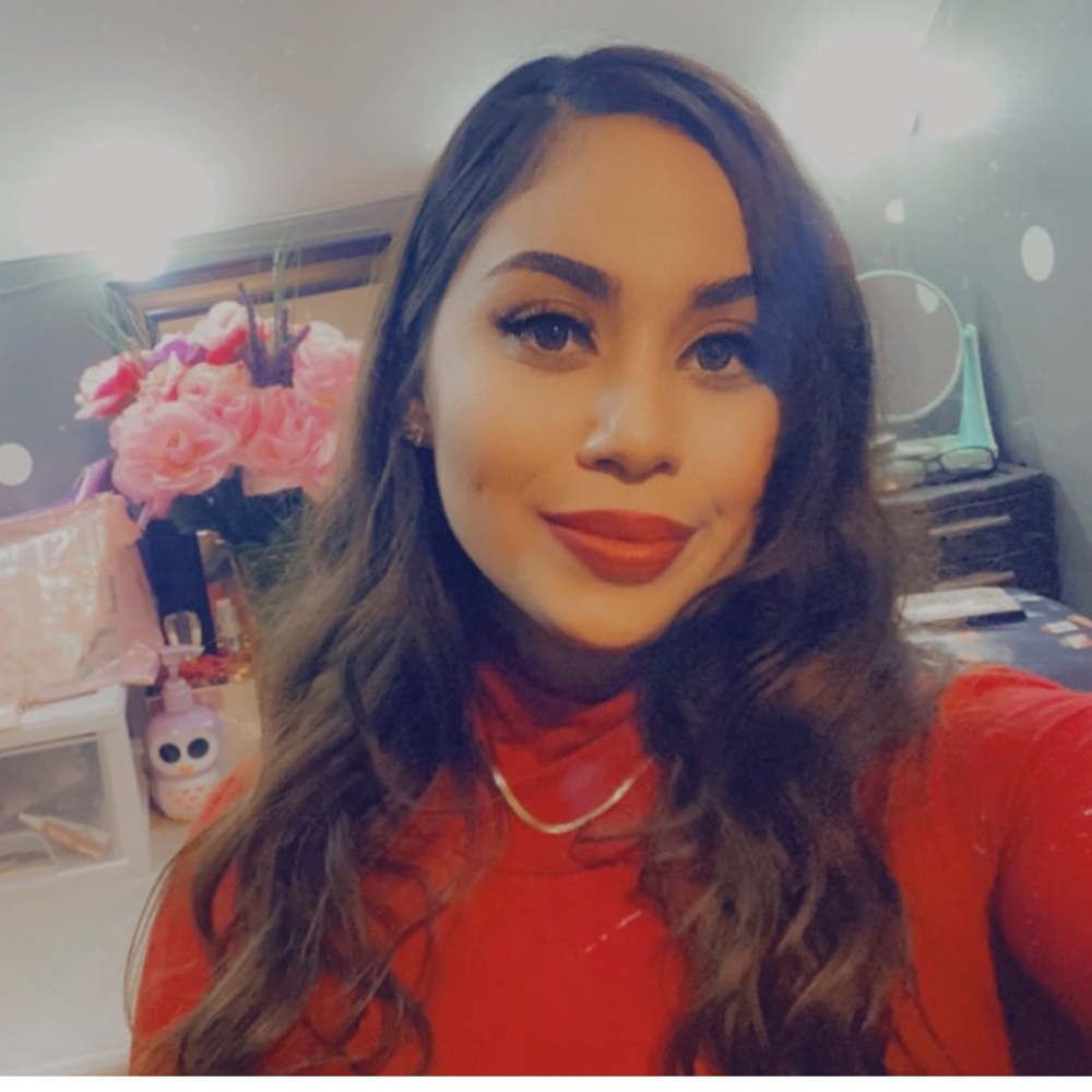 Meet your Posher, Mercedes Ashley